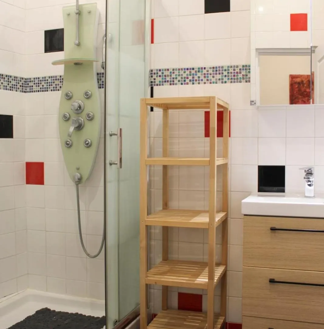 Charming Apartment In The Heart Of פריז