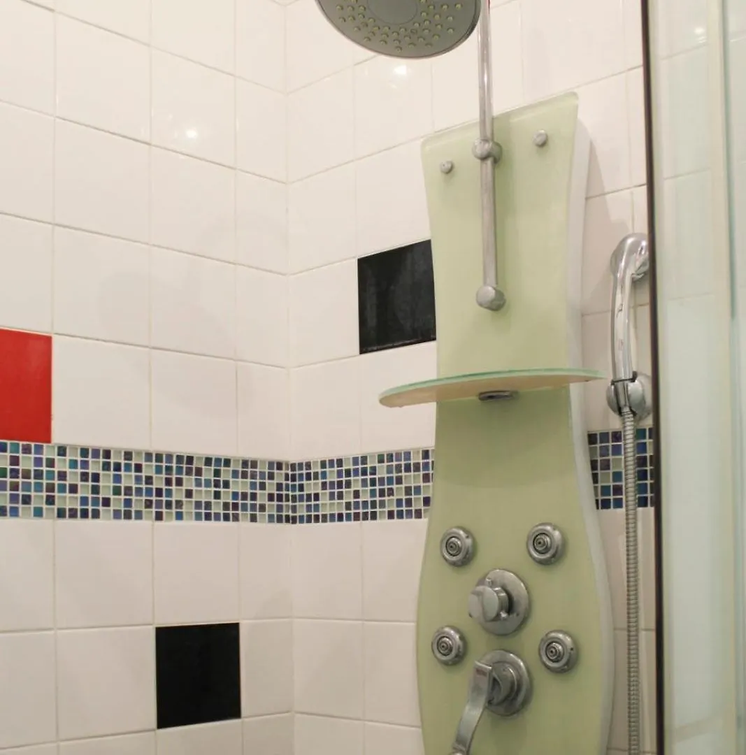 Charming Apartment In The Heart Of 파리